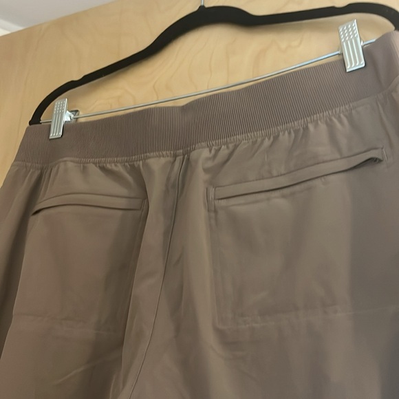 ATHLETA BROOKLYN MID RISE ANKLE UTILITY PANT, Size 12 - Picture 6 of 7